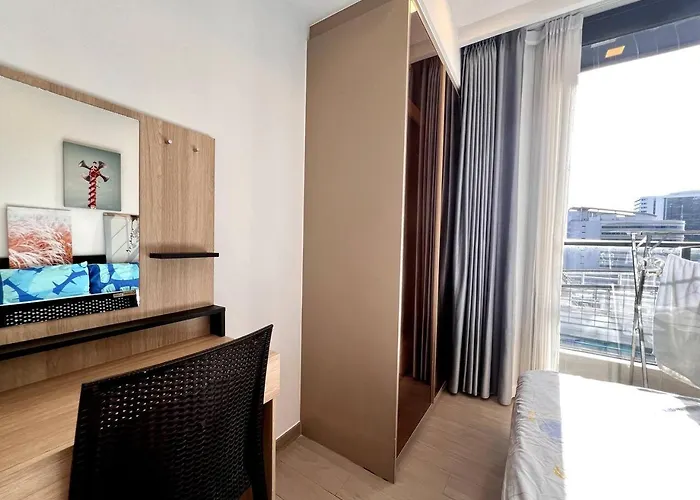 Appartamento Free Parking With Balcony Pool And Gym Mrt 200m